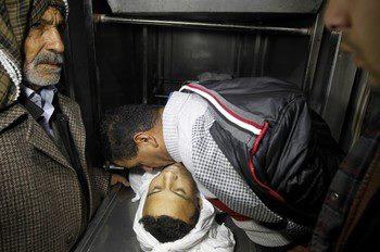 Gaza : Un martyr et un blessé par les tirs de l’occupant